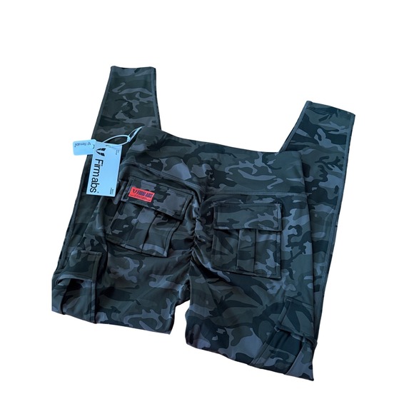 Firmabs Pants - NWT Firmabs Camo Cargo Leggings Green Camouflage Scrunch Butt‎ Gym Pants